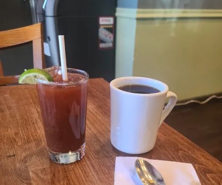 Luna's Kitchen & Bar
