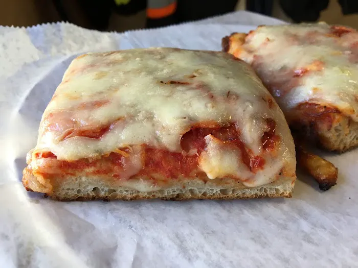 Gianni's Pizzeria Picture 6