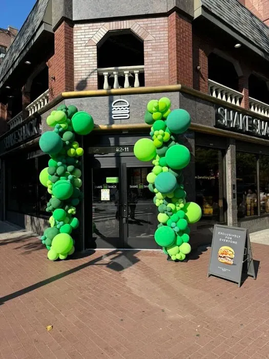 Shake Shack Jackson Heights Picture 10