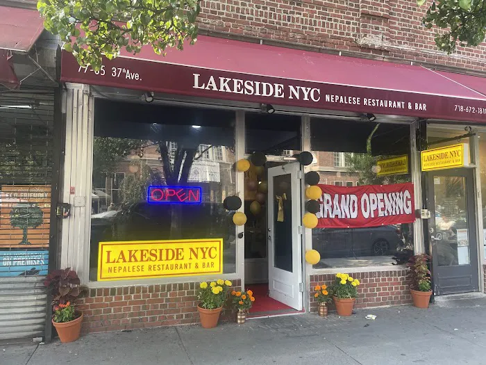 Lakeside NYC Nepalese and Indian Restaurant Picture 8