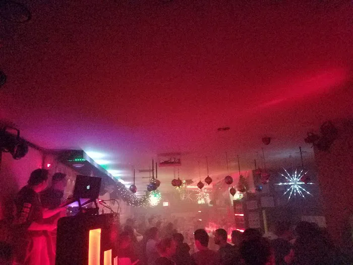 Friend's Tavern Picture 2