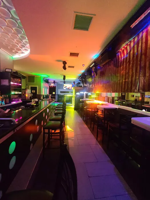 Friend's Tavern Picture 7