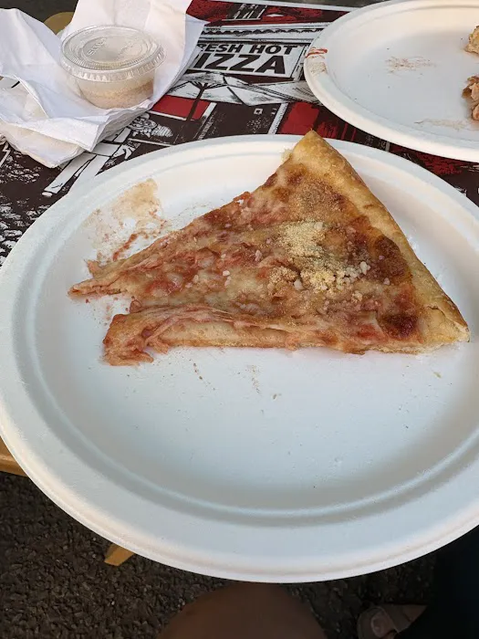 Lucia Pizza Picture 3