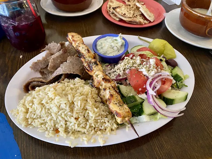Yia Yia's Taverna Picture 3
