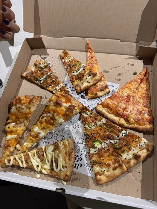 Krave It Pizza & Sandwich Joint Picture 7