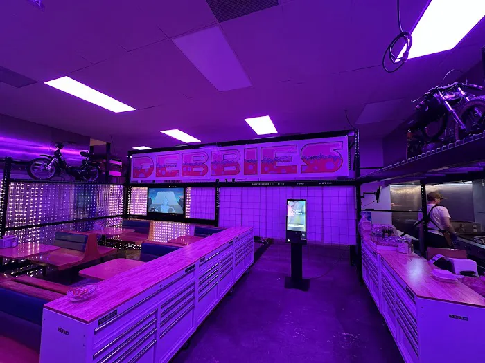 DEBBIES BURGERS Picture 9