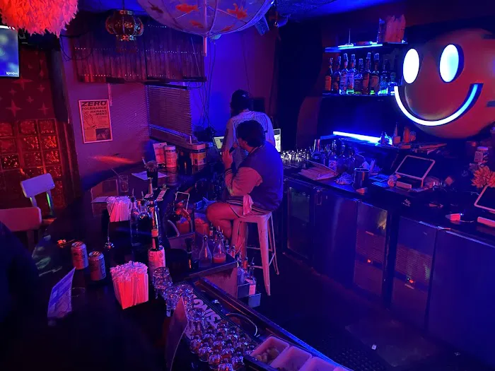 Seventh Heaven Bar & Karaoke Picture 2