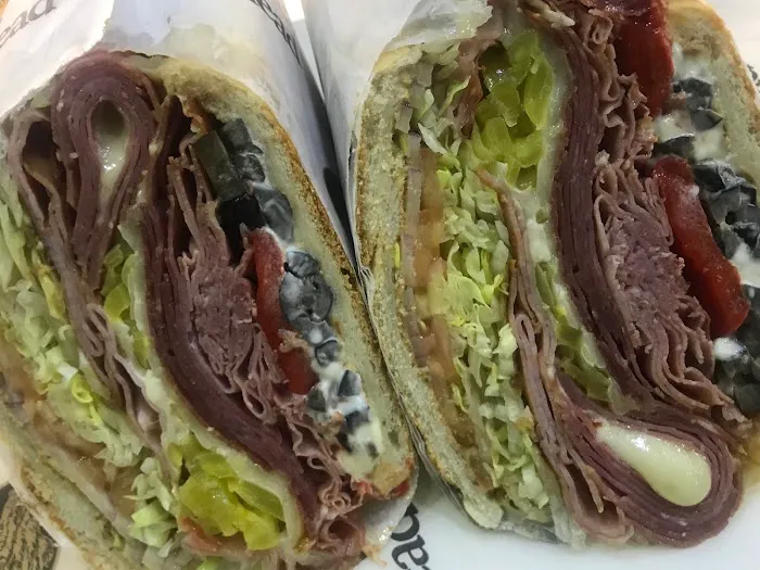 Royal Deli & Grill Picture 5