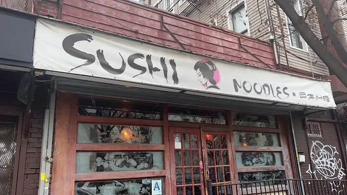 Sushi & Noodles Picture 6