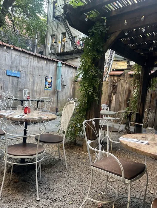 Mominette Bistro Picture 8