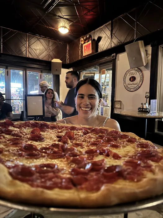 Artichoke Basille's Pizza Picture 5