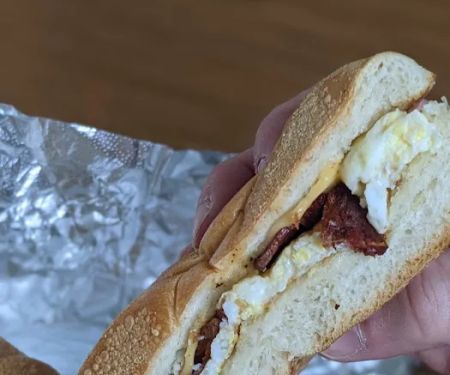 Manhattan Best Deli & Grill