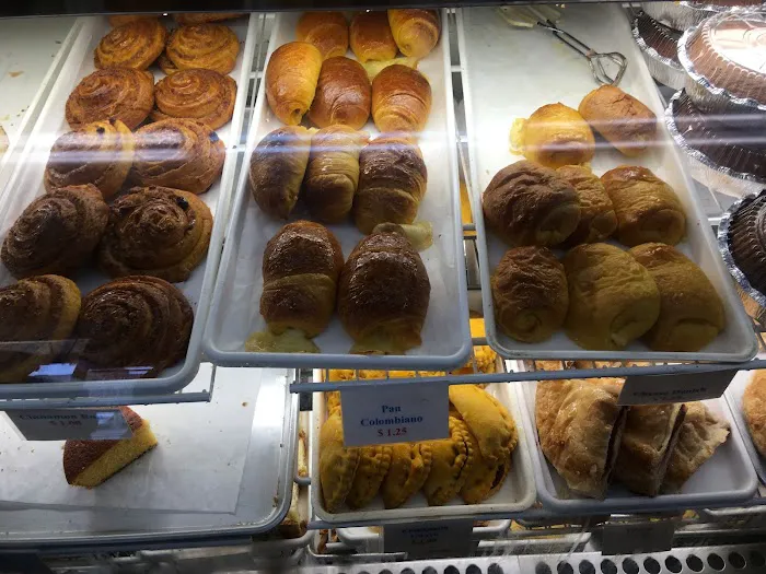 El Manantial Bakery Picture 9