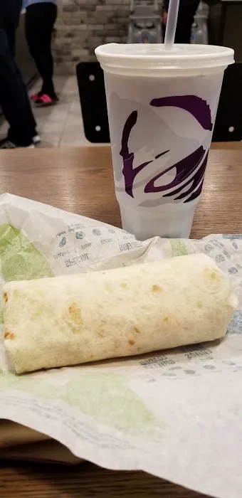 Taco Bell Cantina Picture 8