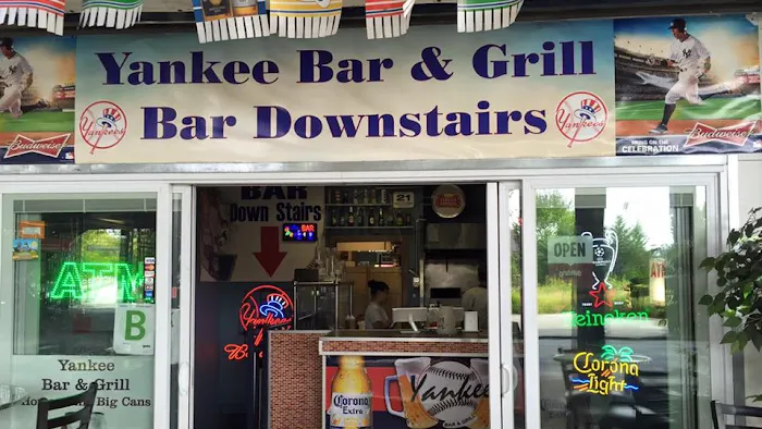 Yankee Twin Eatery Bar Picture 5