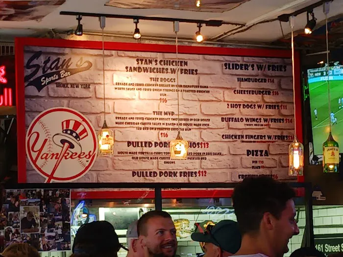Stan's Sports Bar Picture 4