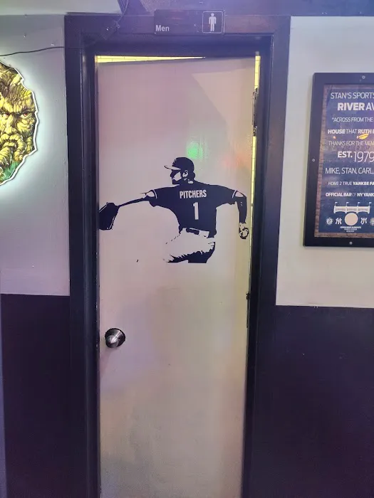 Stan's Sports Bar Picture 9