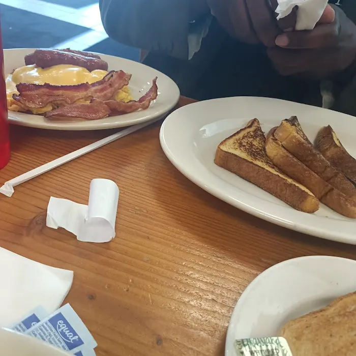 Court Deli Picture 9