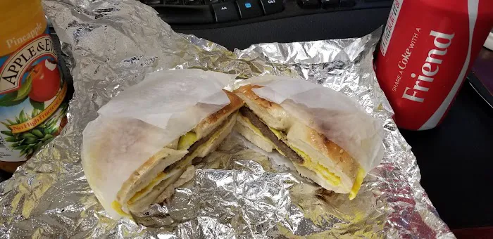 Court Side Deli II Picture 1