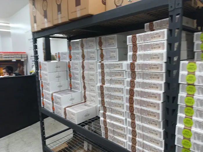 Kerestir Matzah Bakery קערעסטיר מצה בעקערי Picture 2