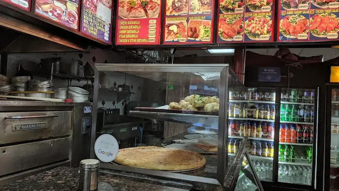 Broadway Coffee Shop Chicken & Pizza Picture 1