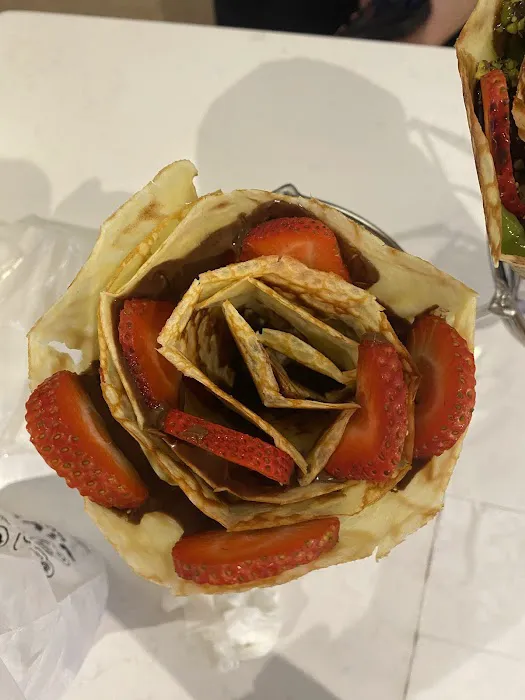 T-swirl Crepe - Elmhurst Picture 1
