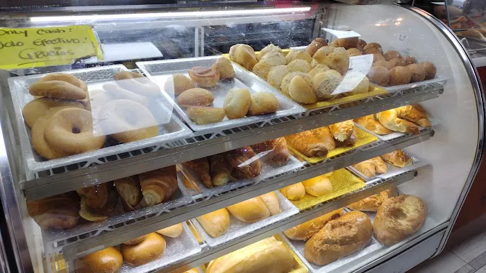 Las Americas Bakery Picture 3