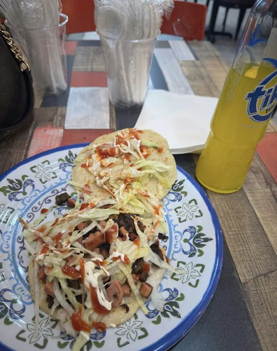 deli Restaurant mi linda guatemala Picture 9