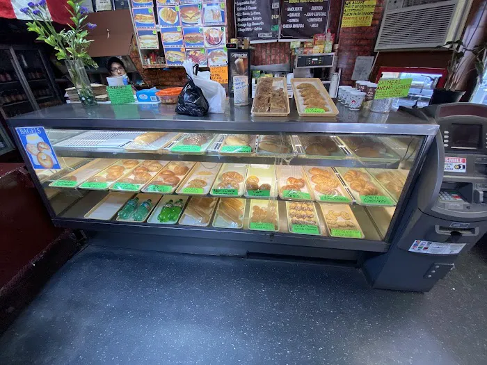M&M Broadway Bakery café Picture 1