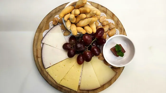 Addictive Wine and Tapas Picture 5