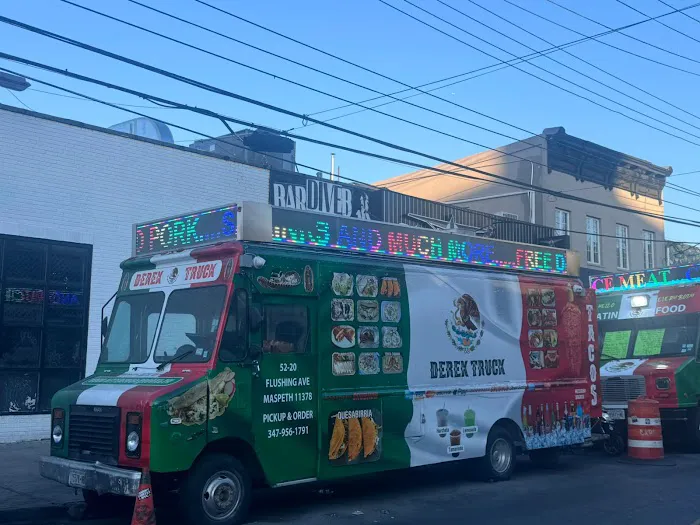 Derek food truck Picture 3