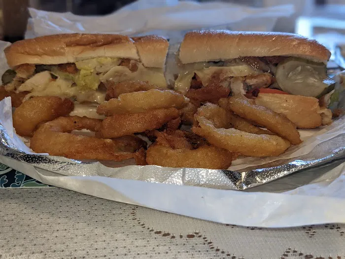 Between the Bun deli & Cafe ll Picture 1