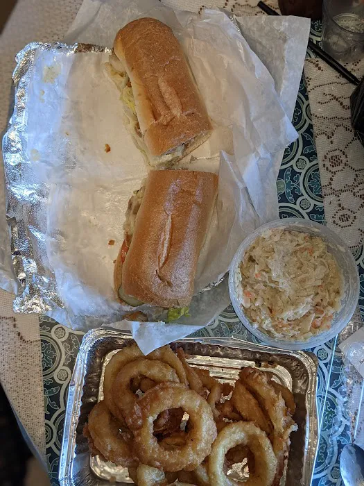 Between the Bun deli & Cafe ll Picture 4