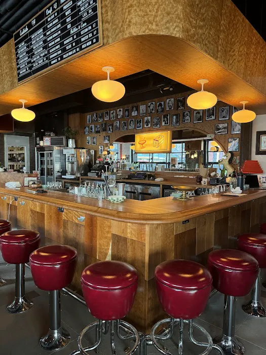 Hank’s Bar Picture 9