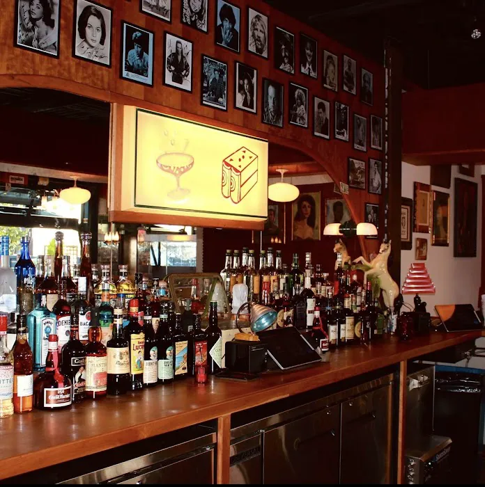 Hank’s Bar Picture 10