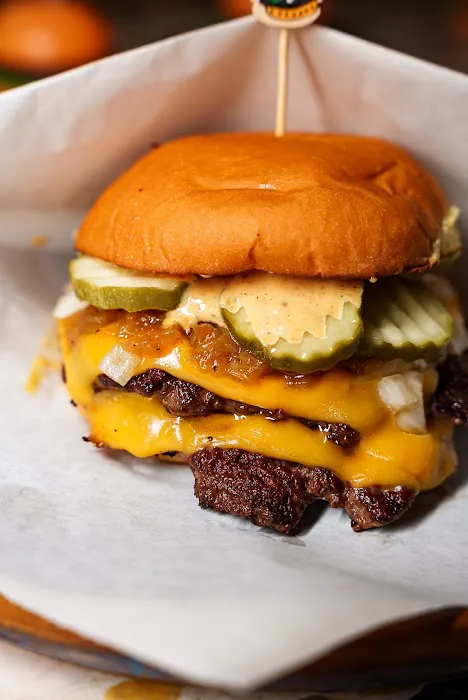 Lacey Burger Picture 3