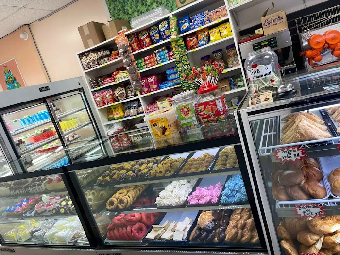 La Exquisita bakery Picture 6