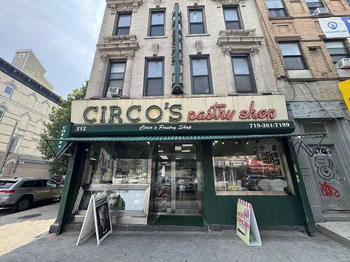 Circo's Pastry Shop Picture 4