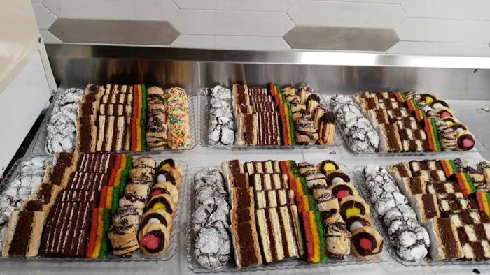 Shloimy's Bakery Picture 9