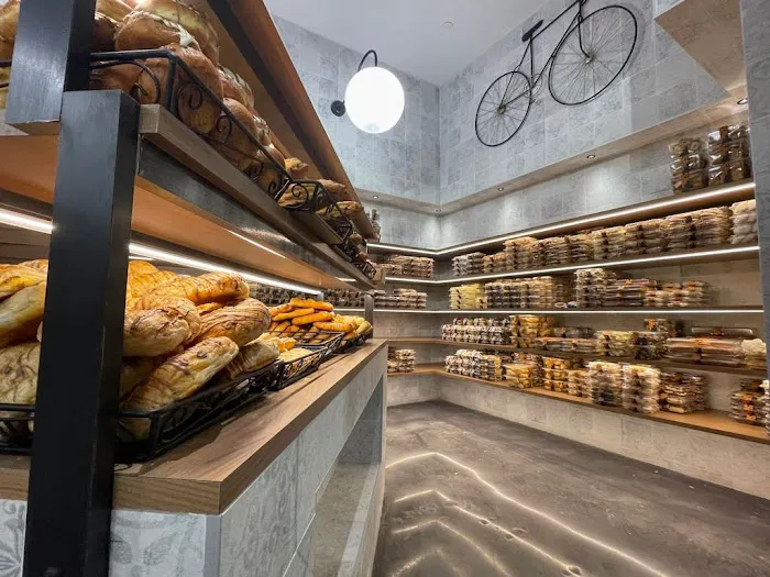 Shloimy's Bakery Picture 10