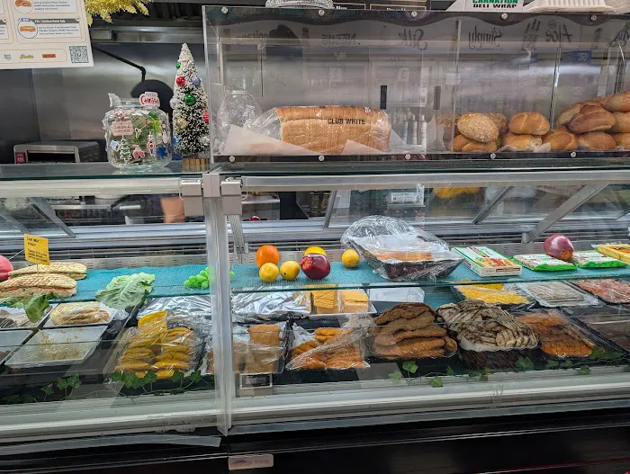 Gourmet Deli Picture 3