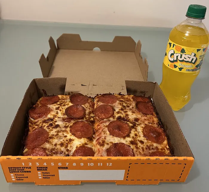 Little Caesars Pizza Picture 2
