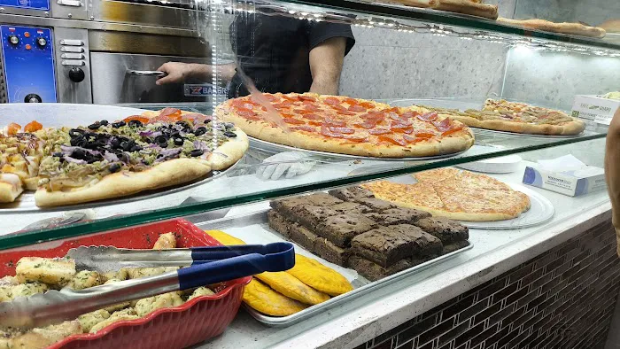 RA Broadway Famous Pizza Picture 4