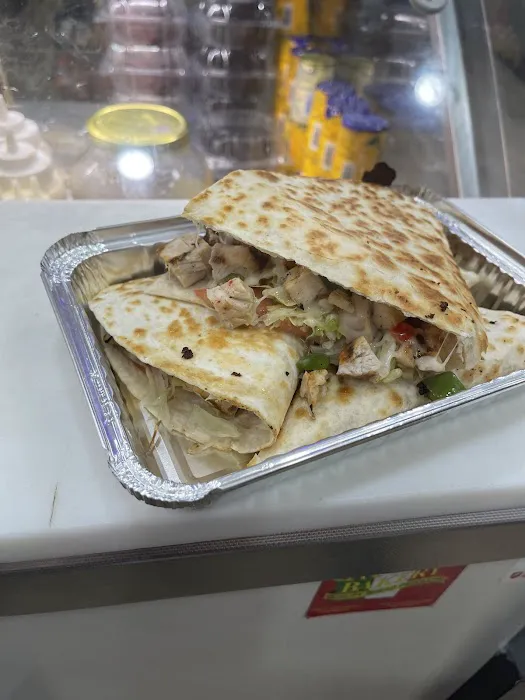 Yummy Happy Deli Picture 2