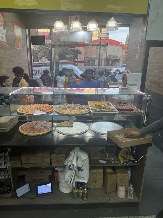 Hot Fresh Pizza Picture 10