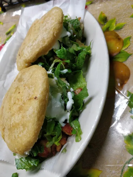 Tacos El Coyote Picture 7