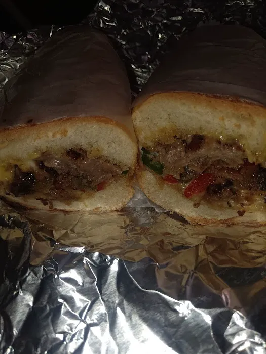 YUMMY Cafe & Grill Picture 6