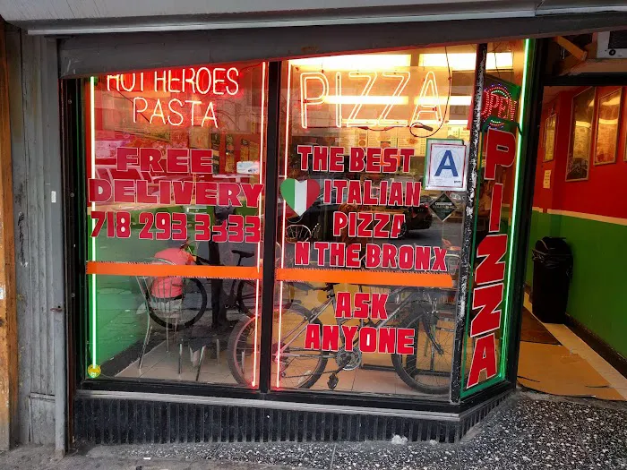 Loja's Pizza Picture 10
