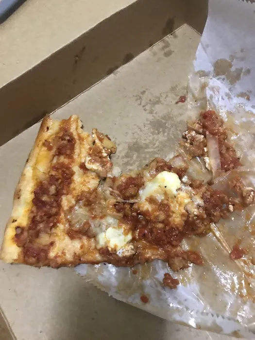 Loja's Pizza Picture 1