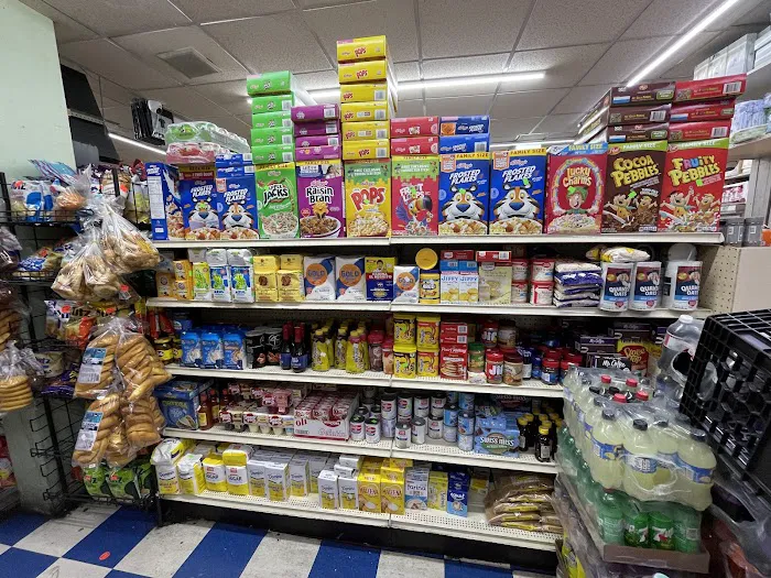 Ciara's Deli Grocery Picture 7